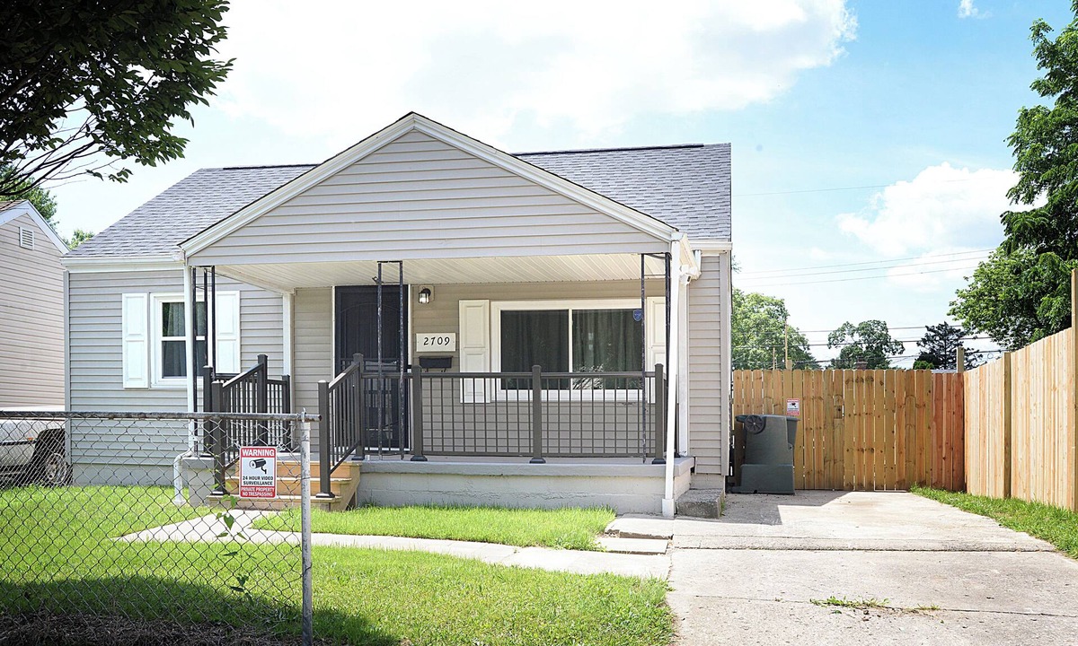 Columbus House | Hiawatha Hideaway - Darling 2 BR w/Private Backyard