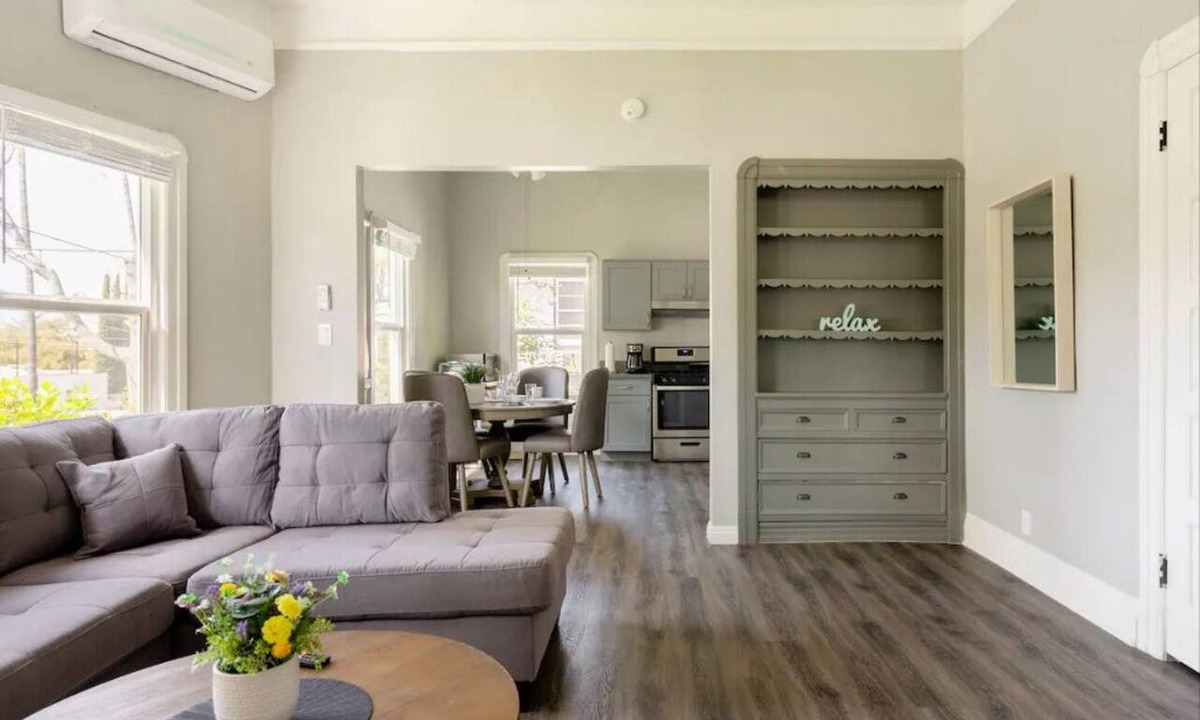 Pasadena Apartment | High Ceiling 1BR Craftsman – Walkable Pasadena Gem