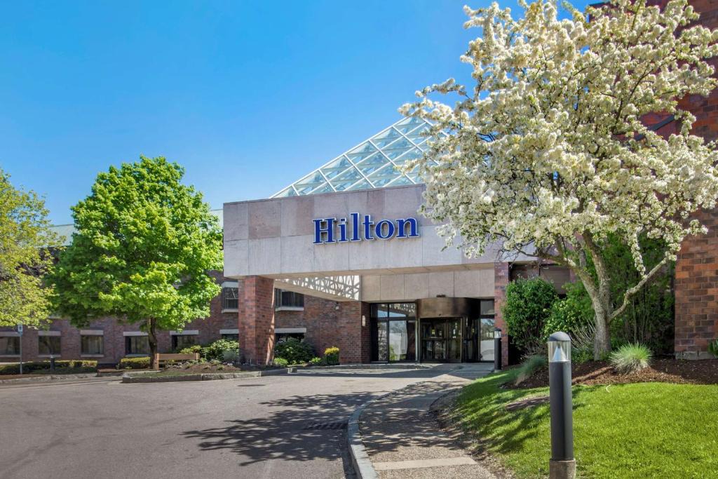 Dedham Hotel | Hilton Boston Dedham