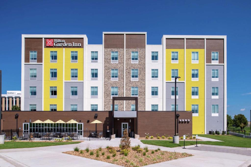 Waldron Hotel | Hilton Garden Inn Kansas City Airport Mo
