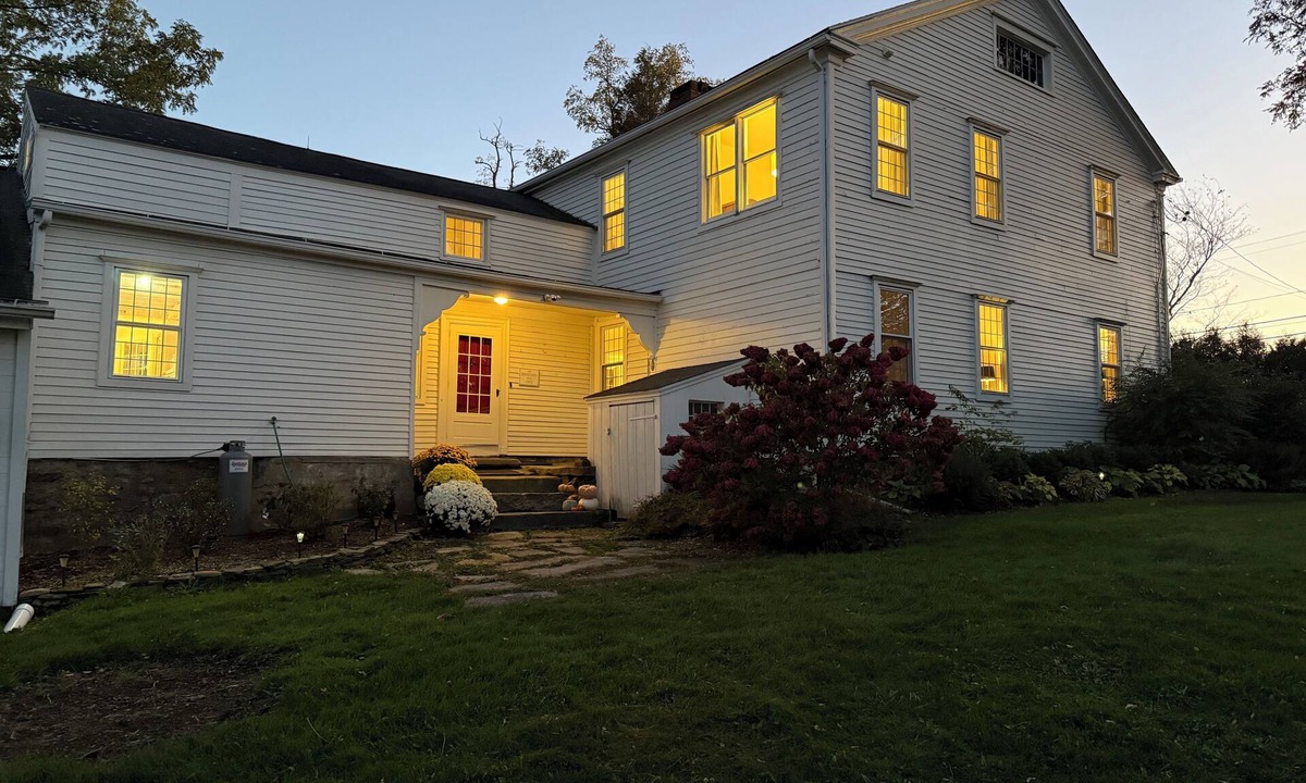 Goshen House | Historic 1802 Farmhouse Near Litchfield & Skiing