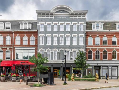 Bangor Apartment | Historic Hotel, King Bed, Fast WiFi, Room # 104