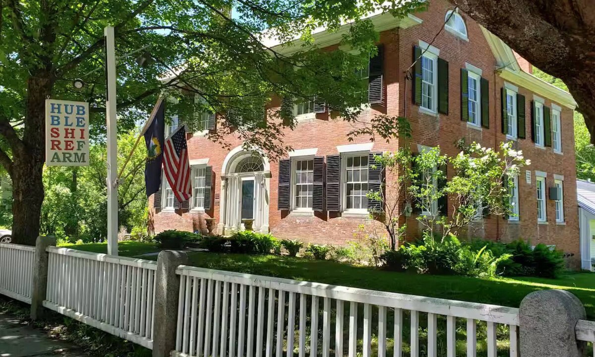 Chelsea Bed & Breakfast | Historic Hubble Shire Farm Inn-King Ensuite