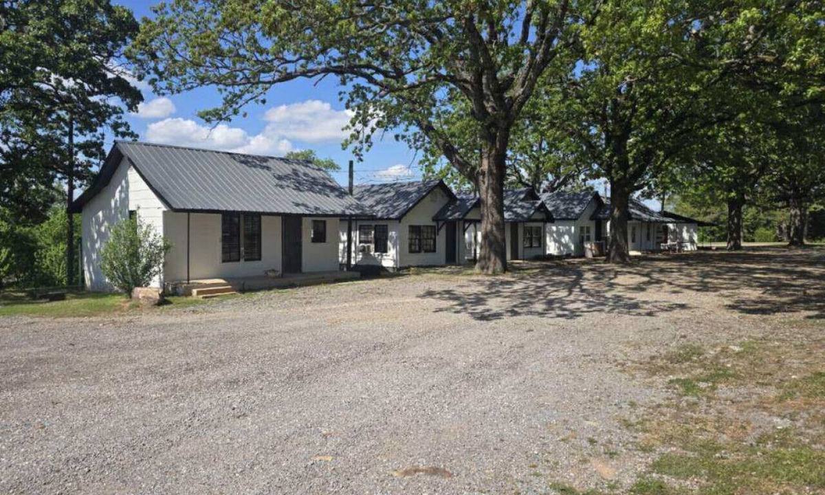 Cookson Cabin | Historic Retreat Near Lake Tenkiller - Escape to Cookson Resorts Cabin #3