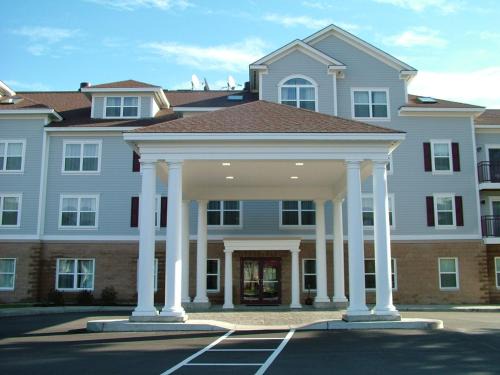 White River Junction Hotel | Holiday Inn Express Hotel & Suites White River Junction by IHG