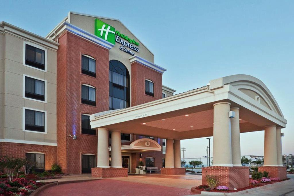 Grapeville Hotel | Holiday Inn Express Greensburg by IHG