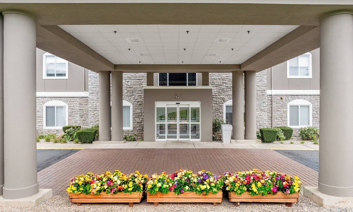 Newington Hotel | Holiday Inn Express Hartford – Newington, by IHG