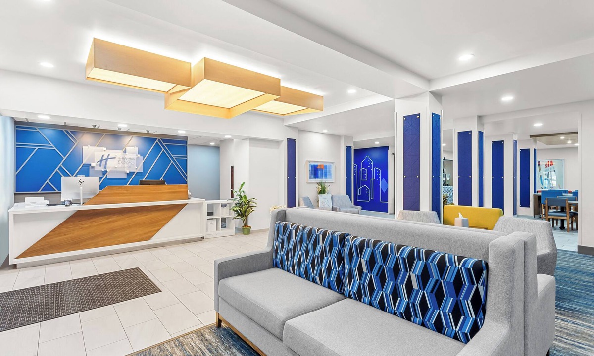 Nitro Hotel | Holiday Inn Express Hotel & Suites Cross Lanes by IHG