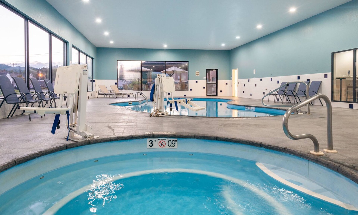 Leadsville Hotel | Holiday Inn Express Hotel & Suites ELKINS by IHG