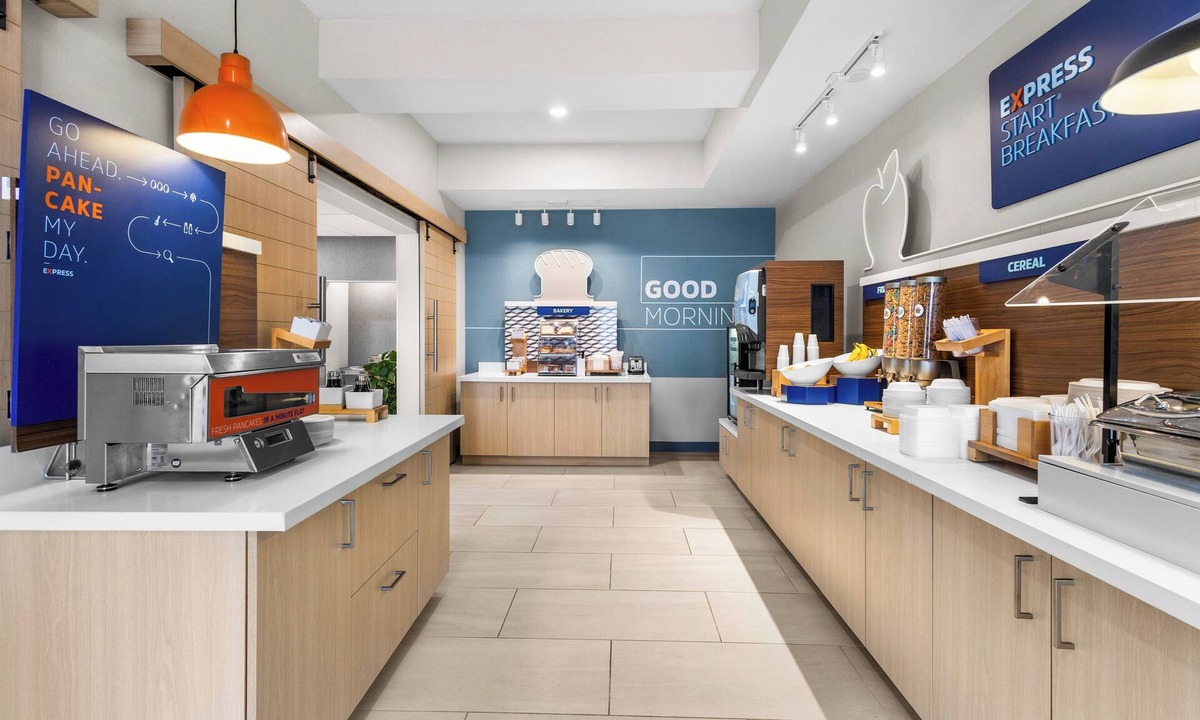 Van Wert Hotel | Holiday Inn Express Hotel & Suites Van Wert by IHG