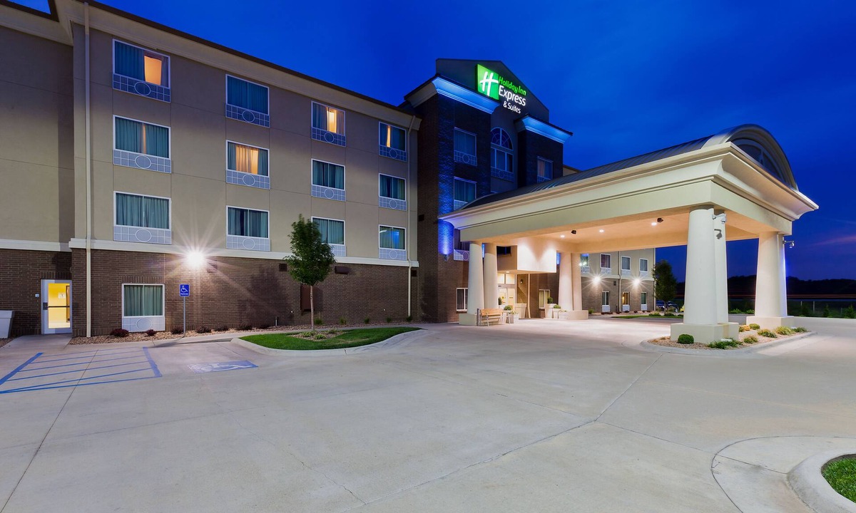 Salina Hotel | Holiday Inn Express Salinas by IHG