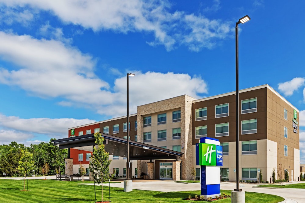 Parsons Hotel | Holiday Inn Express & Suites Parsons, an Ihg Hotel