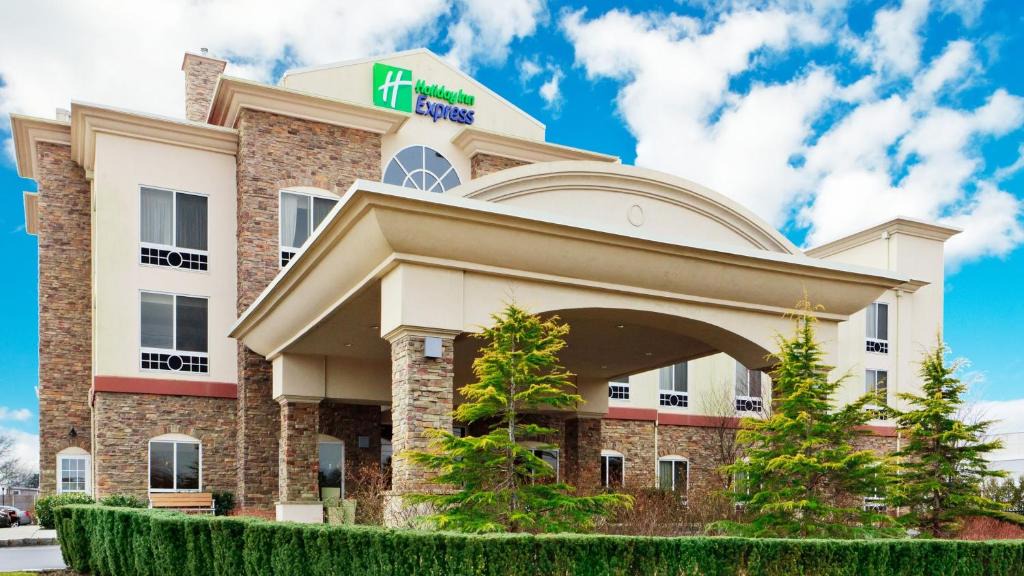 Riverhead Hotel | Holiday Inn Express & Suites Riverhead - Long Island by IHG