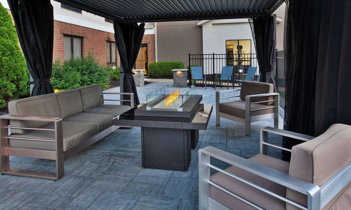 Kent Hotel | Holiday Inn Express & Suites Kent - University Area by IHG
