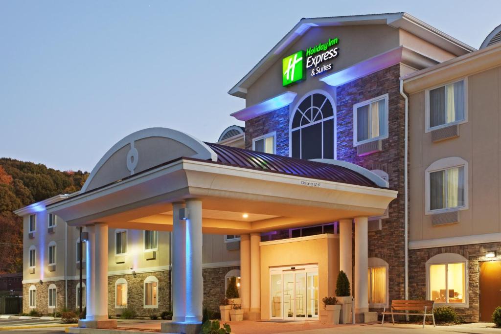 Meriden Hotel | Holiday Inn Express & Suites Meriden by IHG