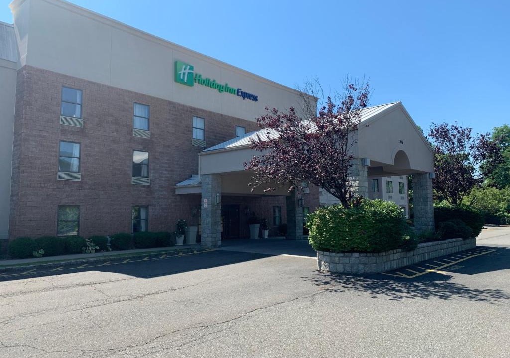Fort Montgomery Hotel | Holiday Inn Express Hotel & Suites West Point-Fort Montgomery by IHG