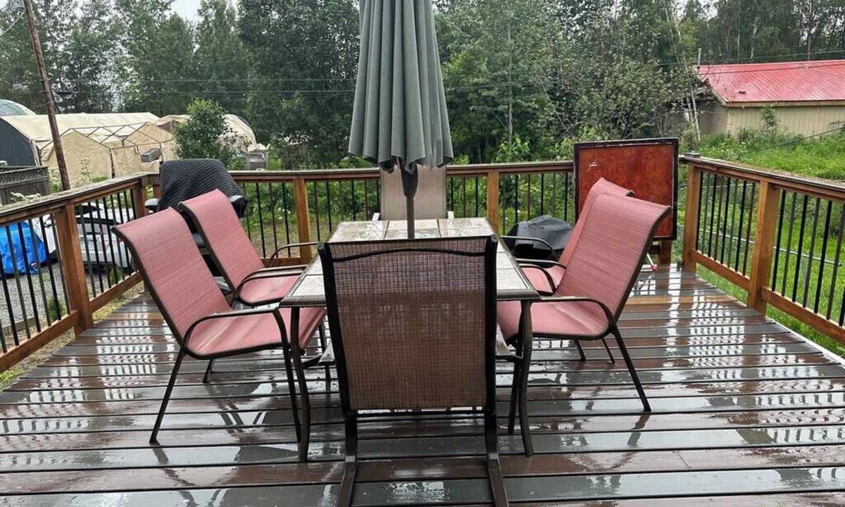 Taku - Campbell House | Home away from home near Airport with deck