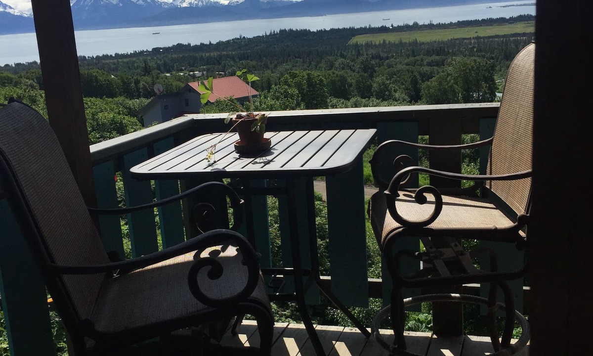 Homer Bed & Breakfast | Homer Stay and Play