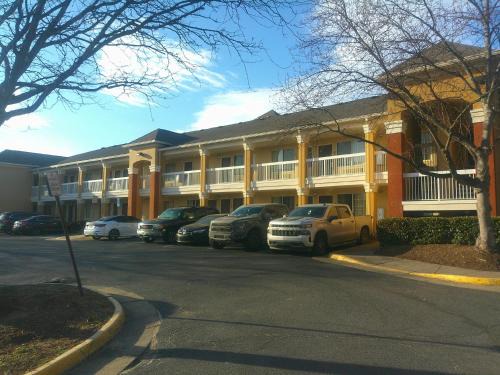 Chantilly Hotel | HomeTowne Studios by Red Roof Chantilly