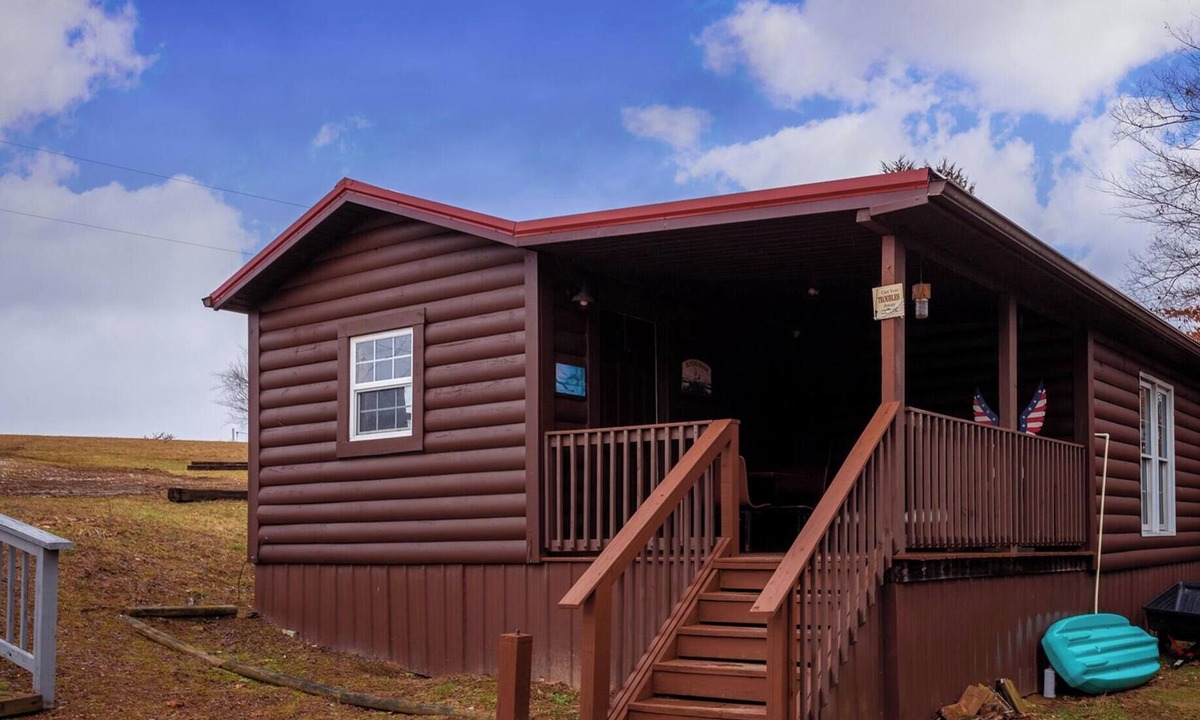 Statts Mills Cabin | Honey Do lakefront 1-bedroom cabin with Heat and AC in Statts Mills