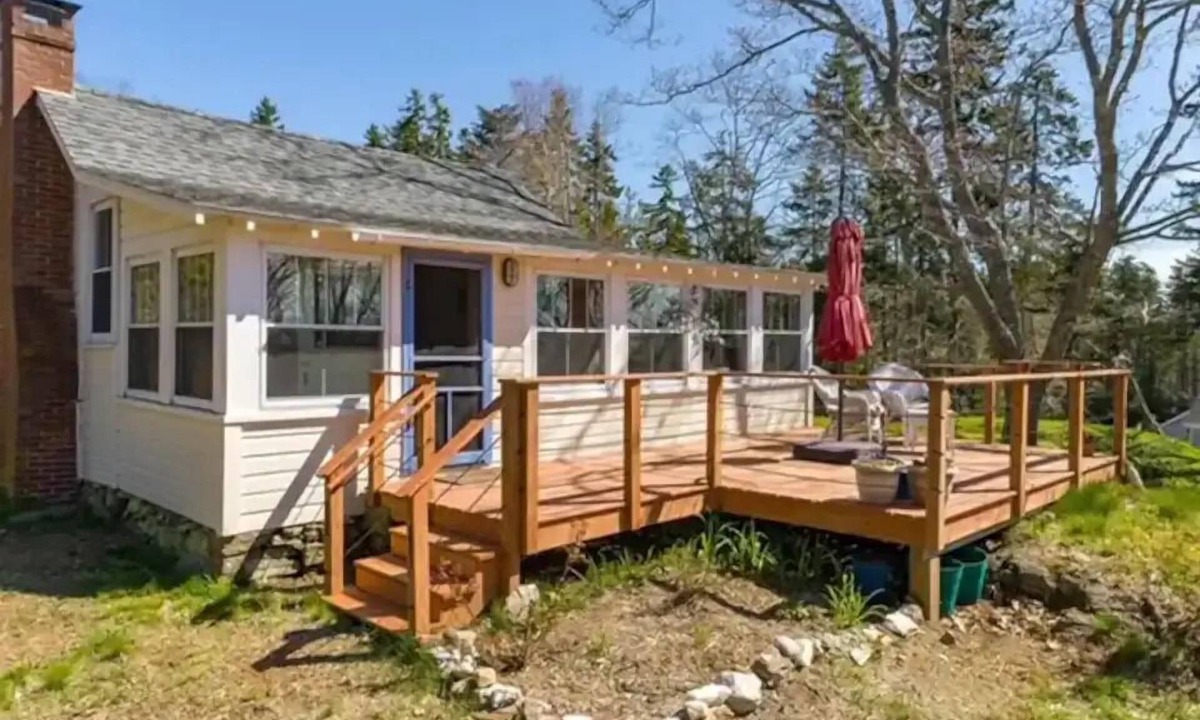 Sebascodegan Island Cabin | Hooked on The Harbor! A Peaceful Cottage Stay!