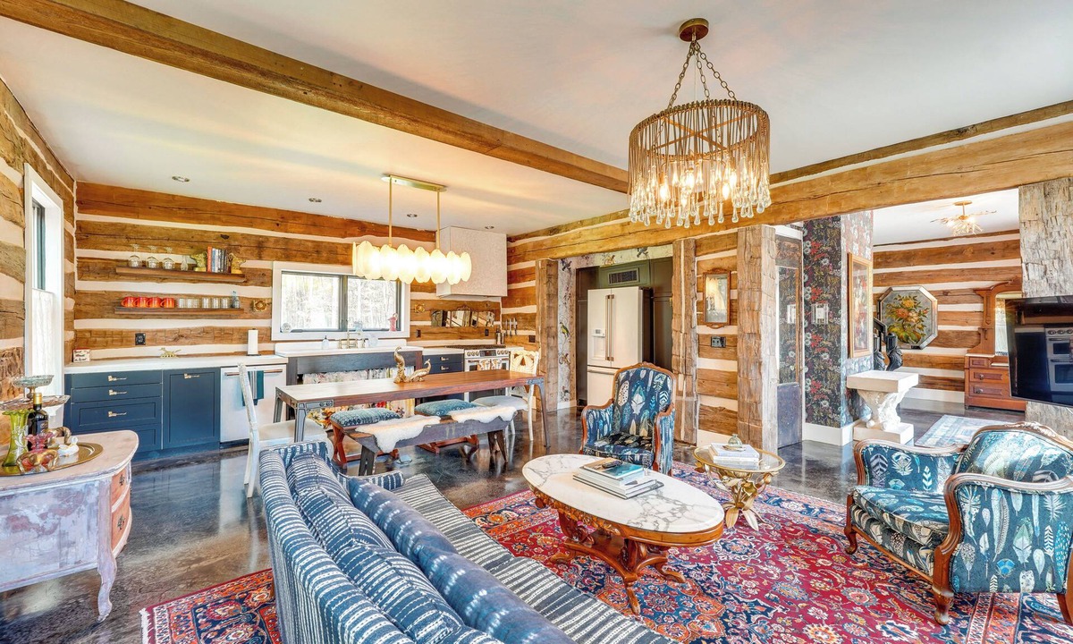 Pine Bush Cabin | Hot Tub & Fire Pit! Eclectic Ulster County Cabin