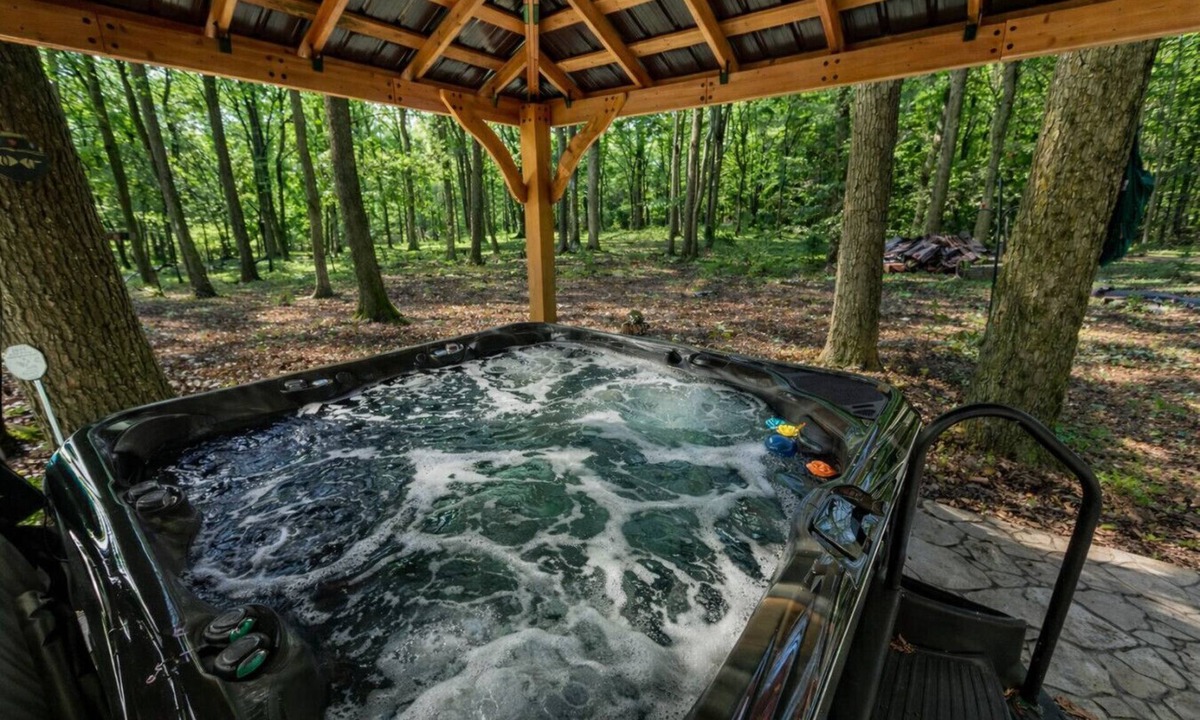 Hidden Valley House | Hot Tub, Fire Pit & Pool Access