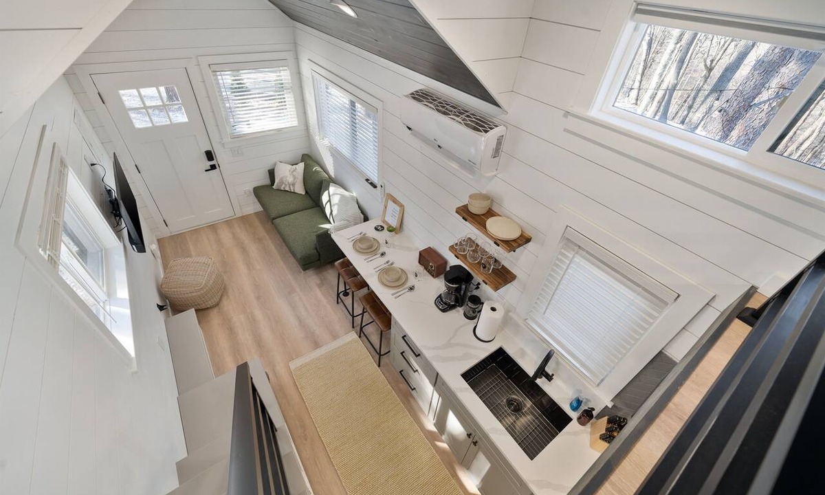Laurelville House | Hot Tub Tiny Home · Fire Pit · Couples Getaway