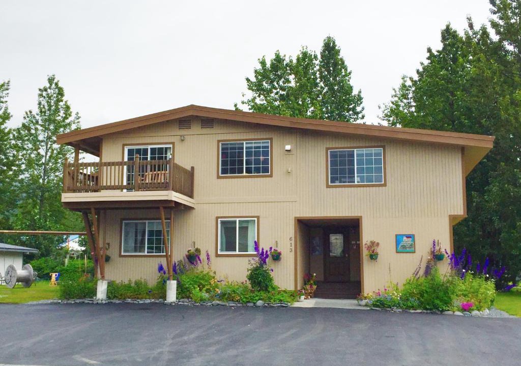 Valdez Bed & Breakfast | House on the Rock B&B
