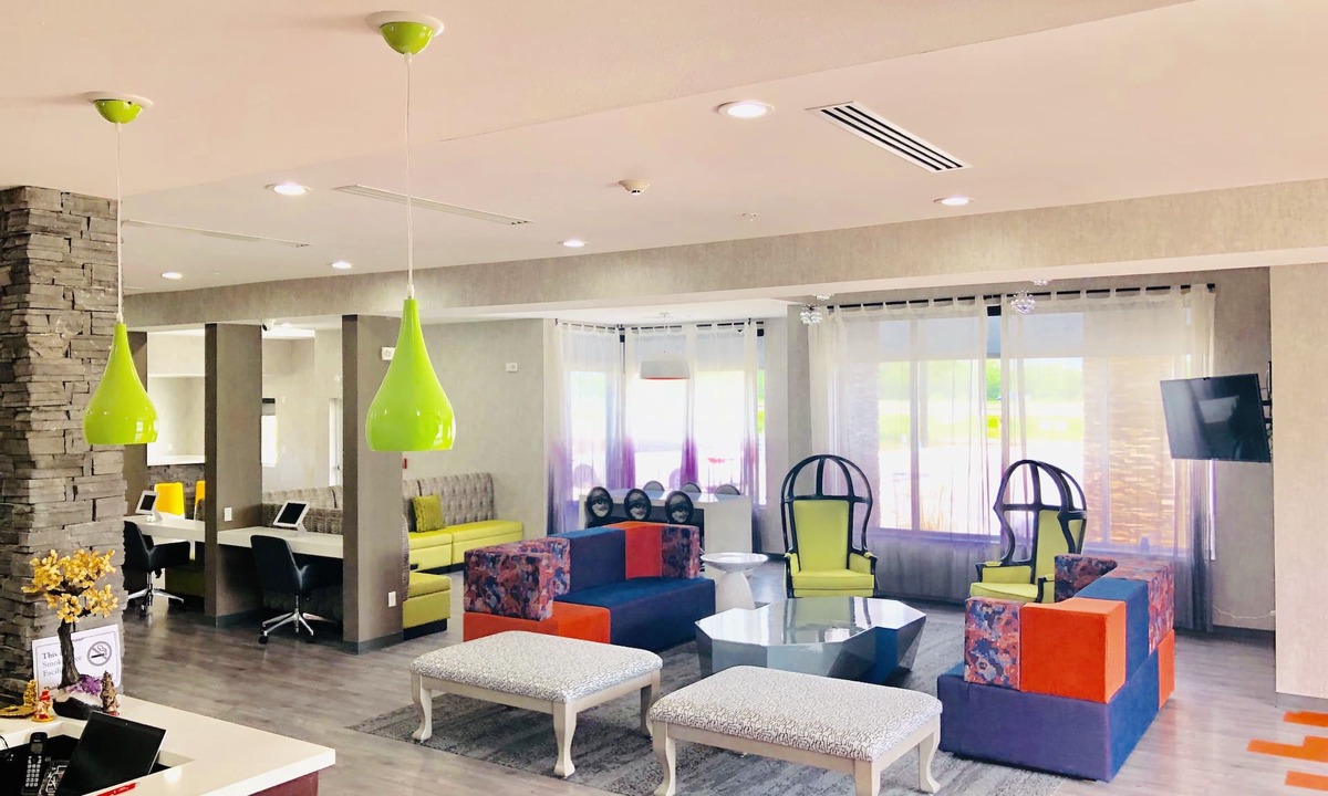 Calera Hotel | Hy-Lo Hotel