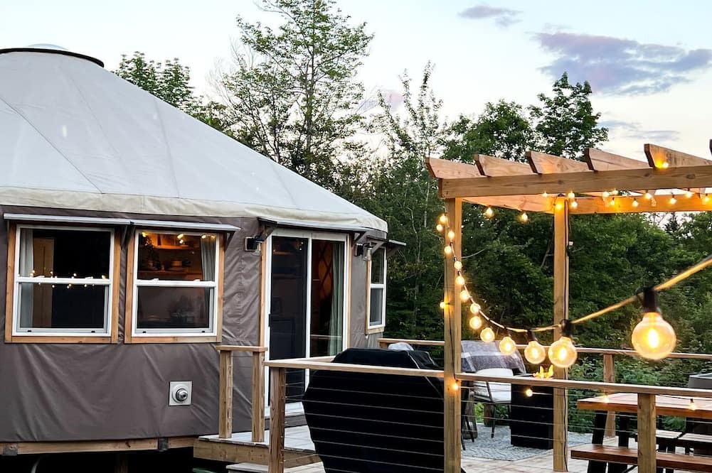 Bryant Pond House | Incredible Spacious Yurt with Hot Tub and Fire Pit Surrounded by Nature for an Unforgettable Glamping Experience in Woodstock, Maine