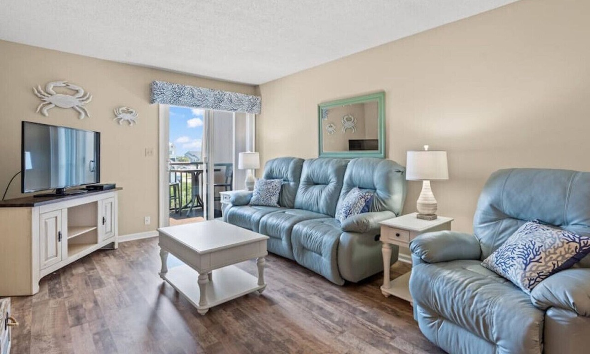Gulf Stream Estates Apartment | INLET LIVING WITH A POOL