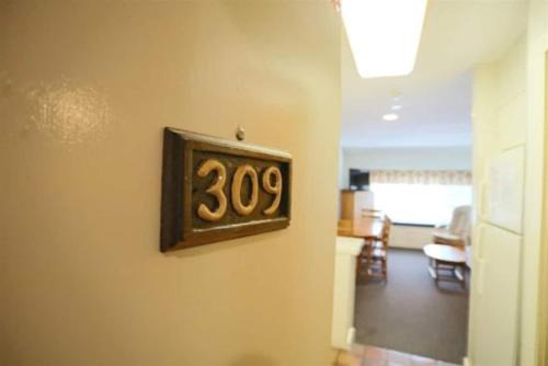 Waterville Valley House | Inns of Waterville Valley 309 Two Bedroom Townhouse Unit, Inns of WV
