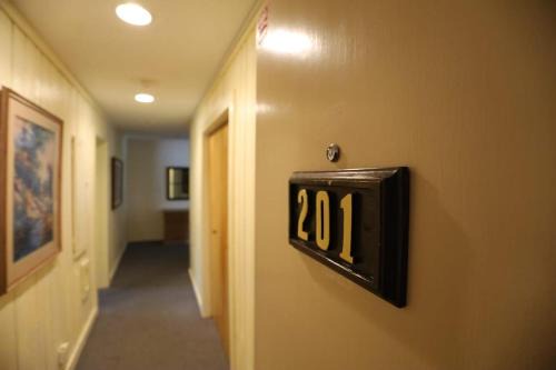 Waterville Valley House | Inns of Waterville Valley 201 Two Bedroom Unit at Inns of Waterville Valley