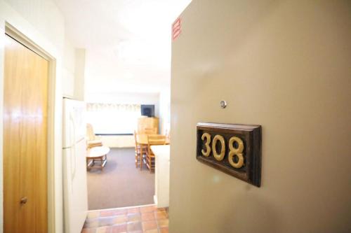 Waterville Valley House | Inns of Waterville Valley 308 Two Bedroom Unit at Inns of Waterville Valley