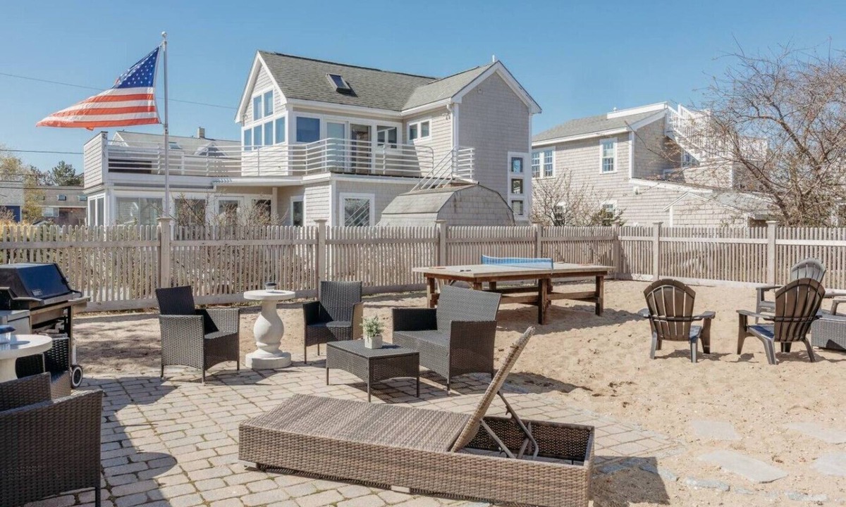 Newbury House | JackShack on Plum Island | Walk to Beach!