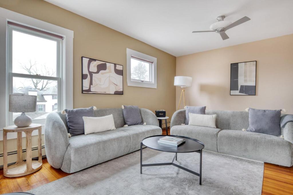 Jamaica Plain Apartment | Jamaica Plain 3br w wd nr Olmstead Park BOS-831