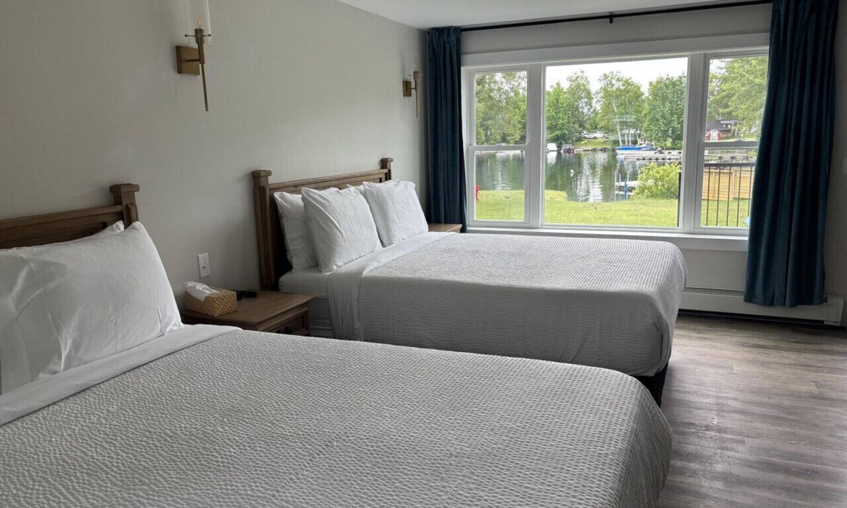Greenville Junction Hotel | Juniper Motel-Deluxe Double Queen Suite*RM10*Pet Friendly*Lake Access