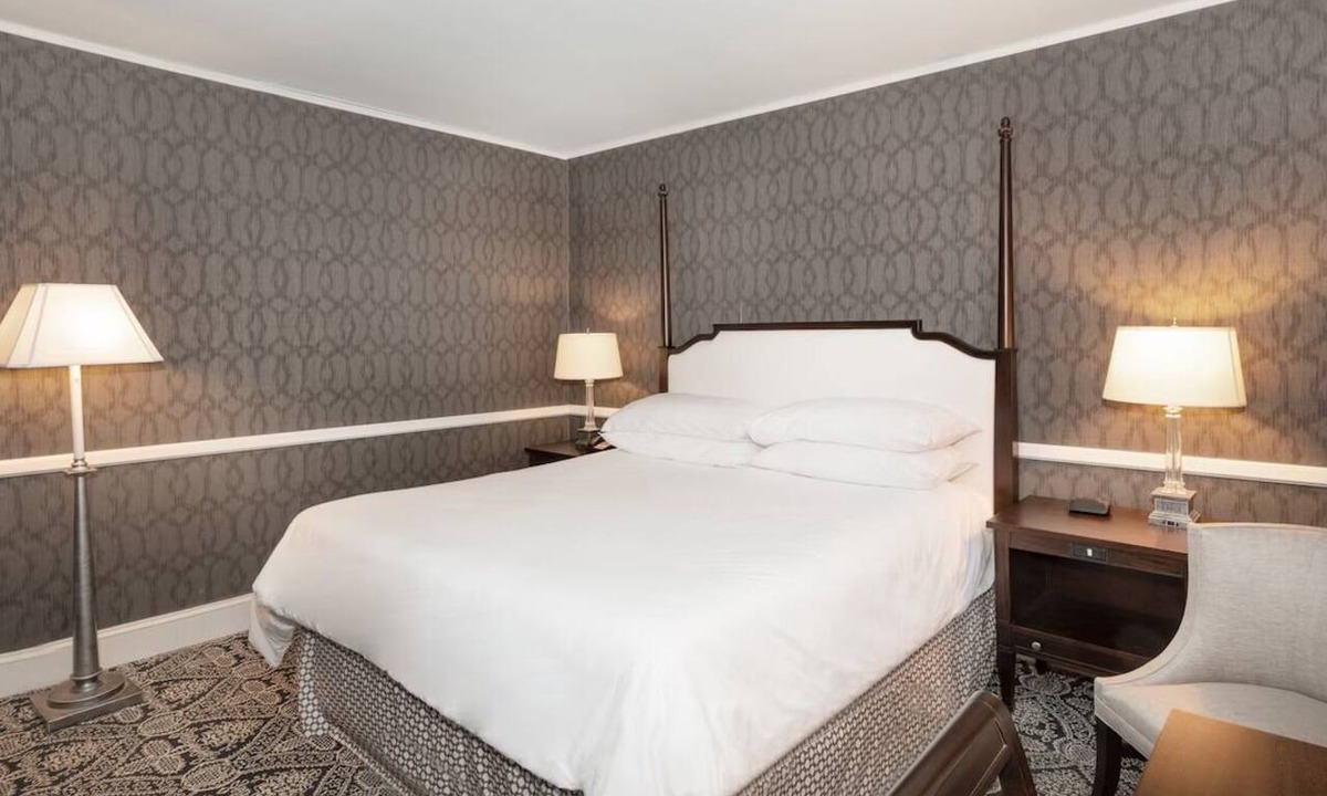 Historic District Hotel | Just Steps from Waterfront | Robert Johnson King | 0.3mi to US Naval Academy