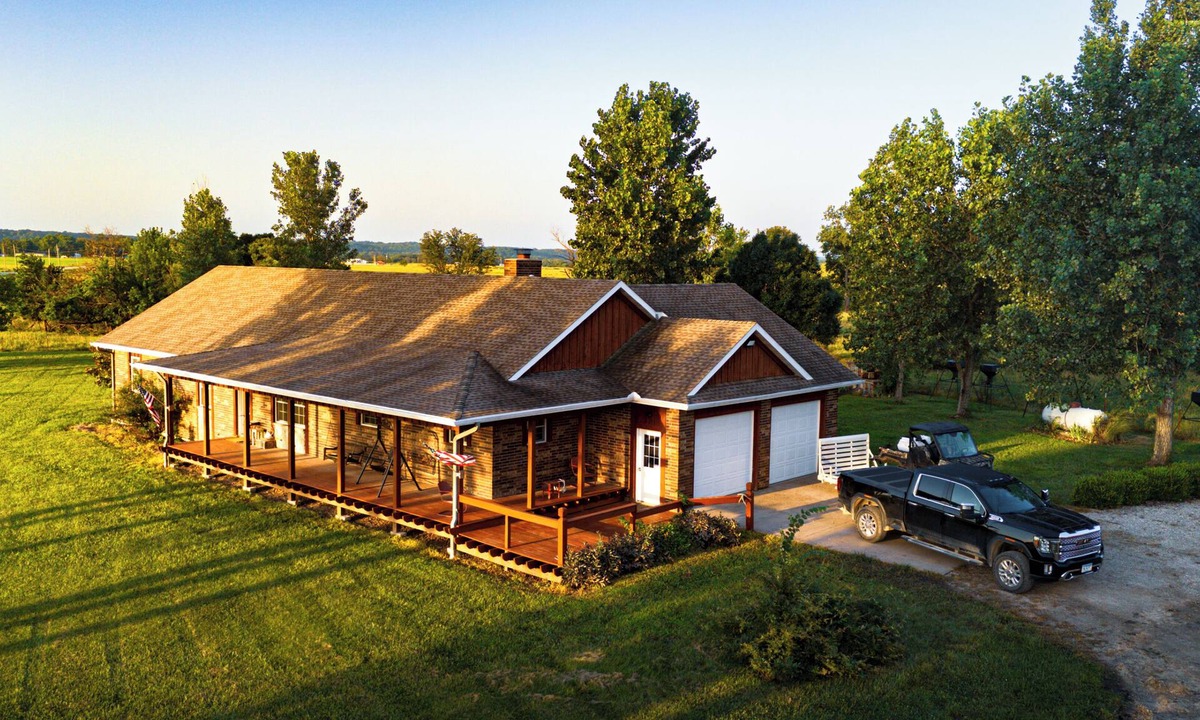 Bourbon County Cabin | Kansas Hunting Lodge