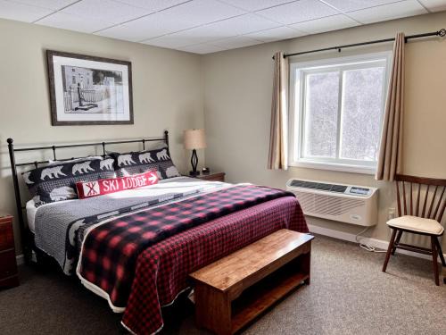 Lincoln Hotel | King Room with Loon Mountain & River Views, Indoor Pool