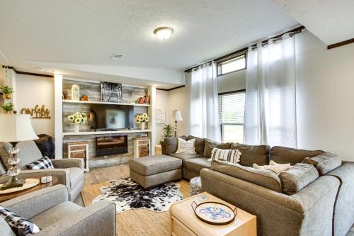 Kingston House | Kingston Home w/On-Site Boat Parking 2 Mi to Lake