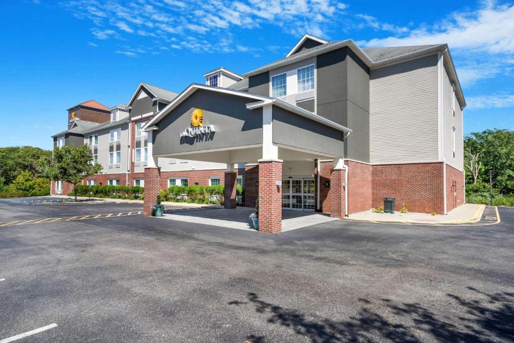Pawcatuck Hotel | La Quinta by Wyndham Stonington-Mystic Area