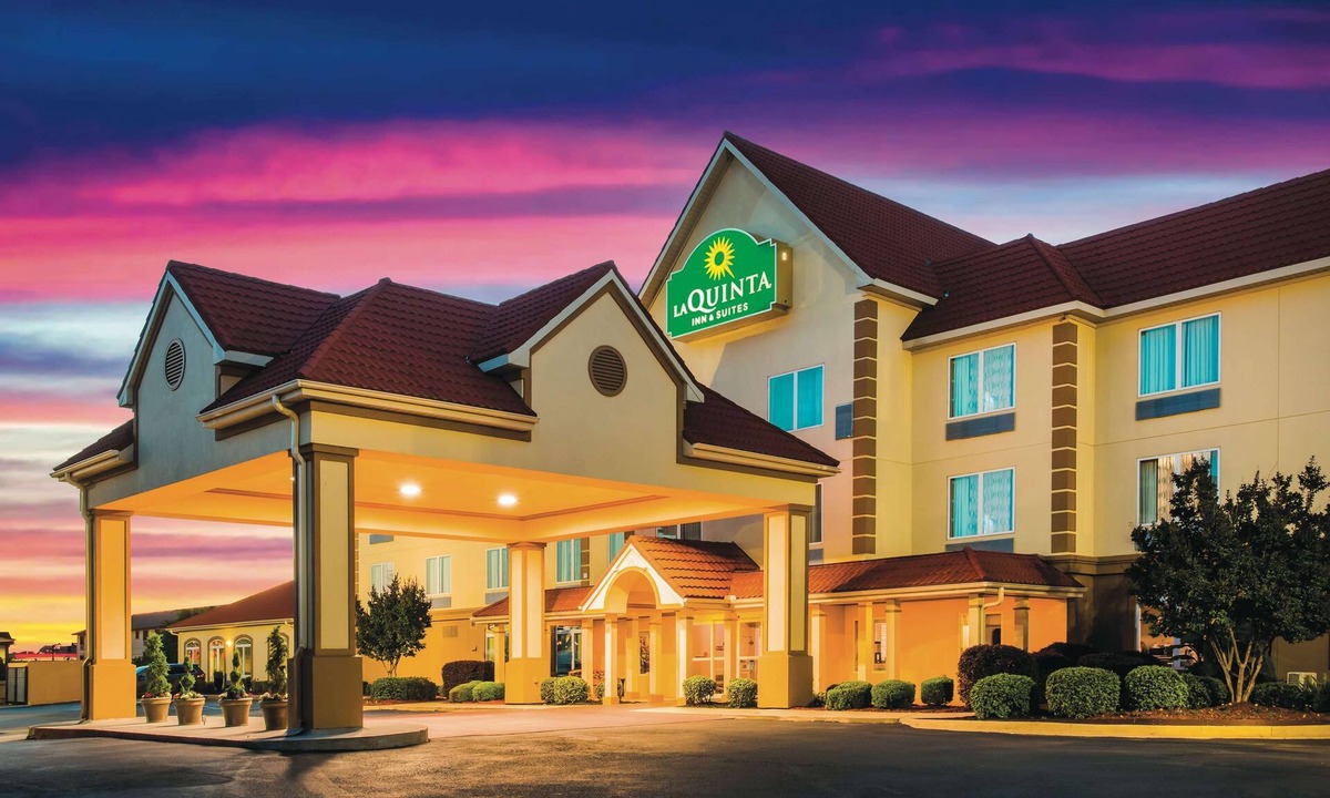 Russellville Hotel | La Quinta Inn & Suites by Wyndham Russellville