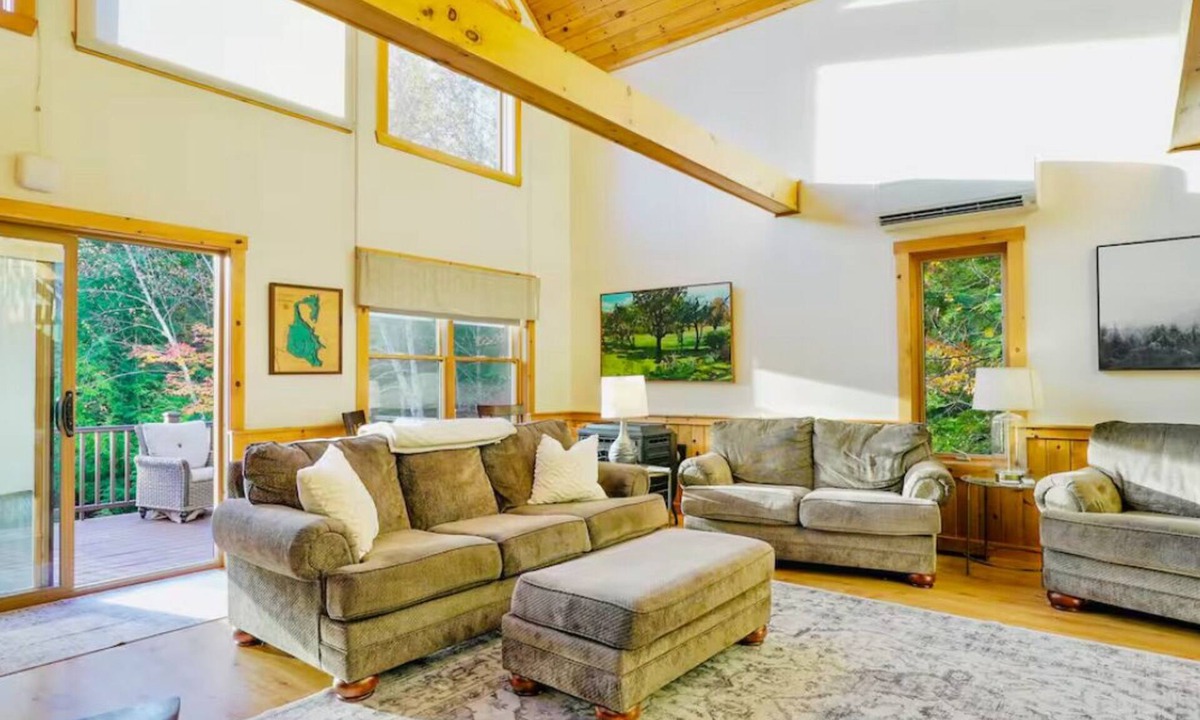 Lowell Ski Chalet | Lake House Oasis on Cold Stream