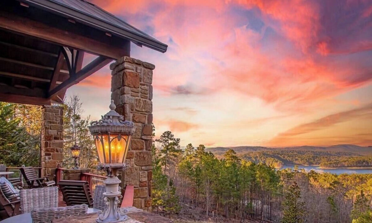Mountain Pine House | Lake Ouachita: Peaceful 4BR Getaway, Lake Views