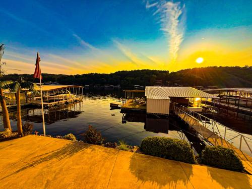 Camdenton House | Lakefront 5BD/3BA/Dock/Firepit/Pet Friendly-17PP