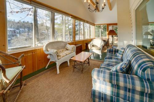 Bradford House | Lakefront Bradford Cottage w/Dock, Near Skiing!