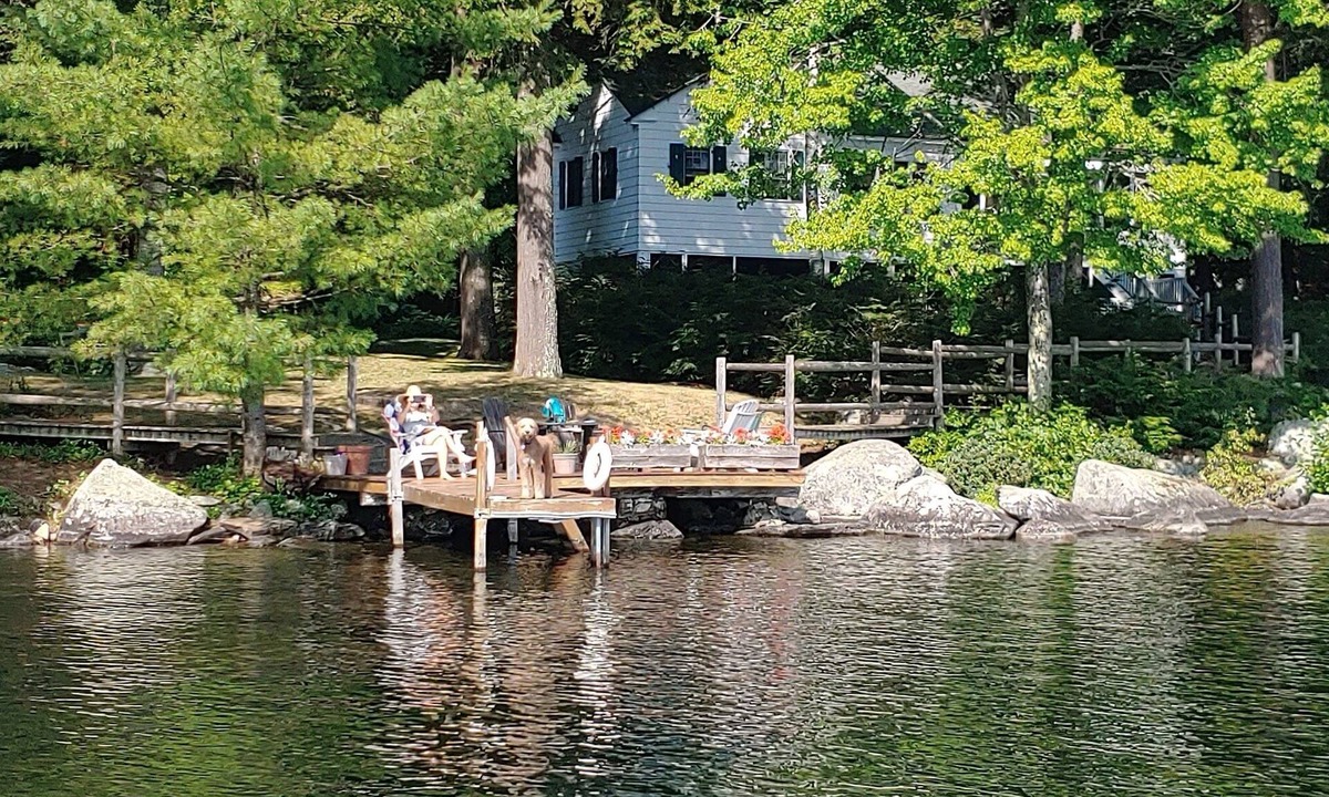 Belgrade Cottage | Lakefront Classic Maine Cottage, Private, for Families ,5 Br, On Quiet Lake