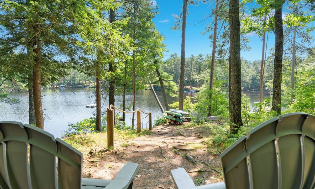 Lake Arrowhead House | Lakefront cottage | Indoor Pools | Kayaks